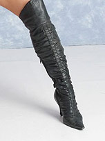 picture from girlsinleatherboots.com