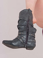 picture from girlsinleatherboots.com