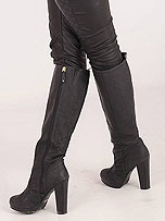 picture from girlsinleatherboots.com